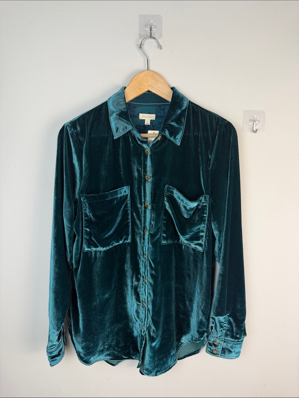 NEW Anthropologie Pilcro Velvet Hadley Relaxed Button Down Shirt Green Small Top - Picture 4 of 16